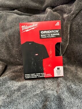 Milwaukee Gridiron Men's Black Pocket Short Sleeve Tee